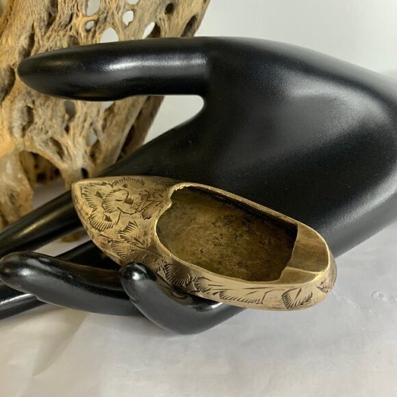 Vintage Brass Shoe Ashtray from India - Picture 6 of 6